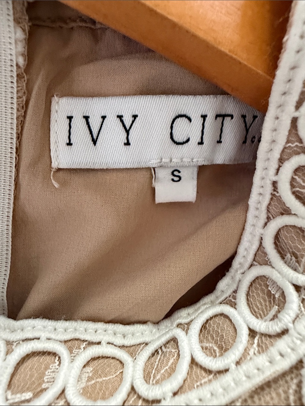 Ivy City Co Nude & White Embroidered Tulle Romantic Cottagecore size Small - Picture 6 of 11